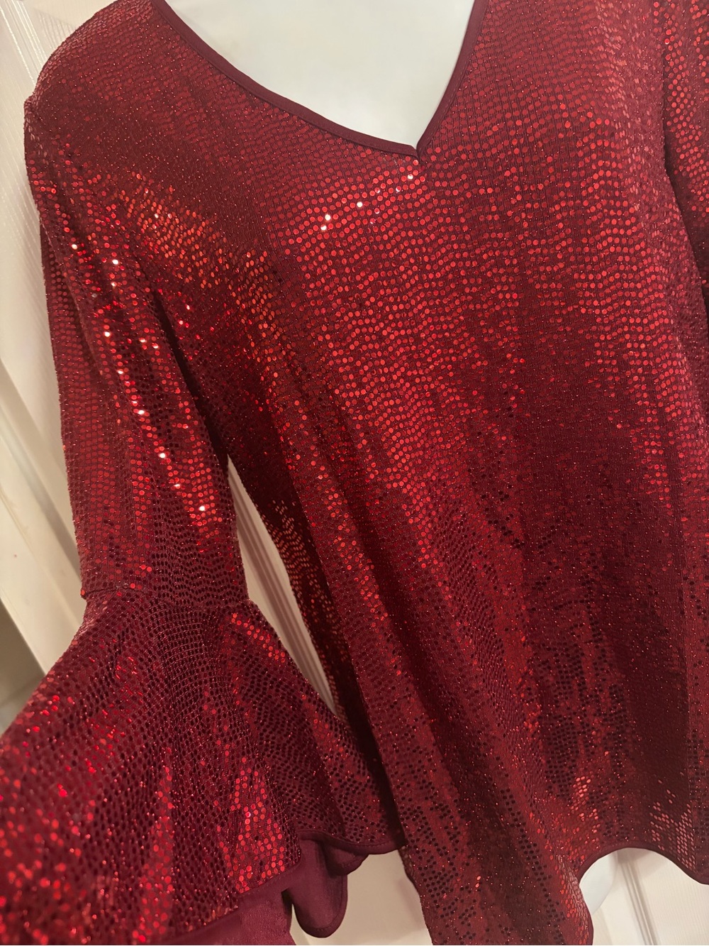 Vince Camuto Red Sequin V-Neck Bell Sleeve Tunic